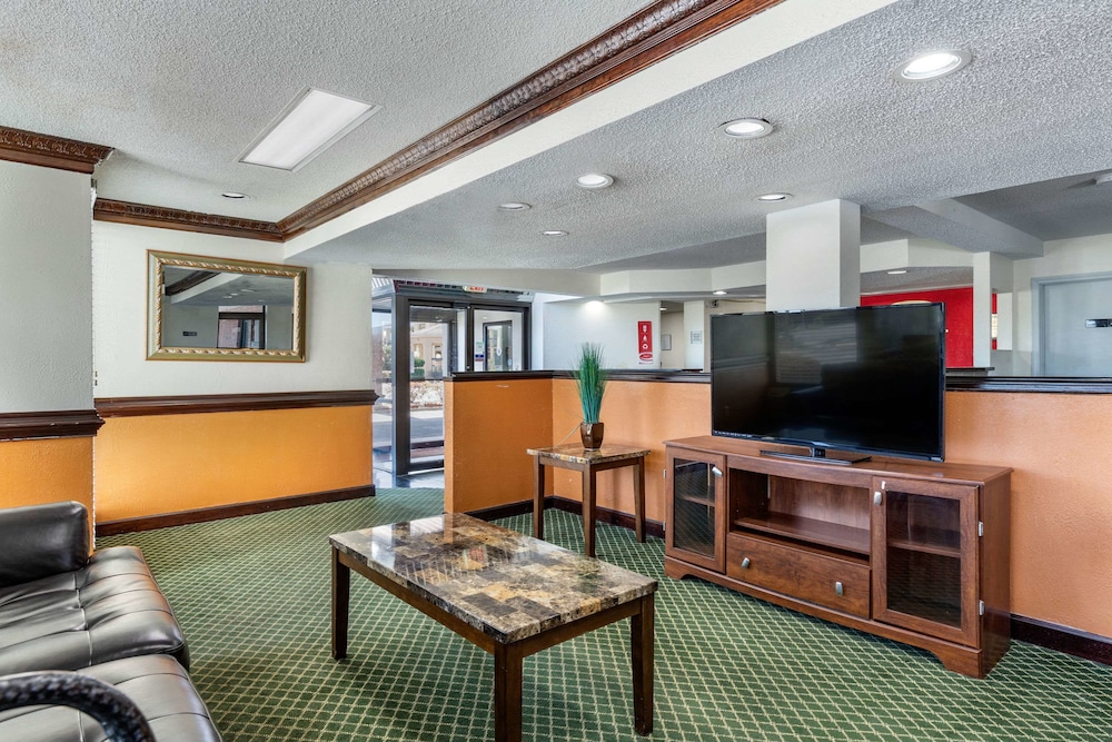 Econo Lodge Florence - Darlington photo4