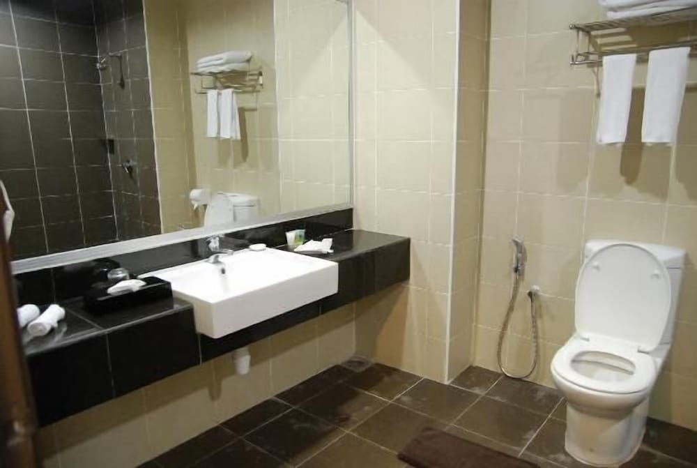 Kingston Hotel 15 @ Tower Regency 42/44