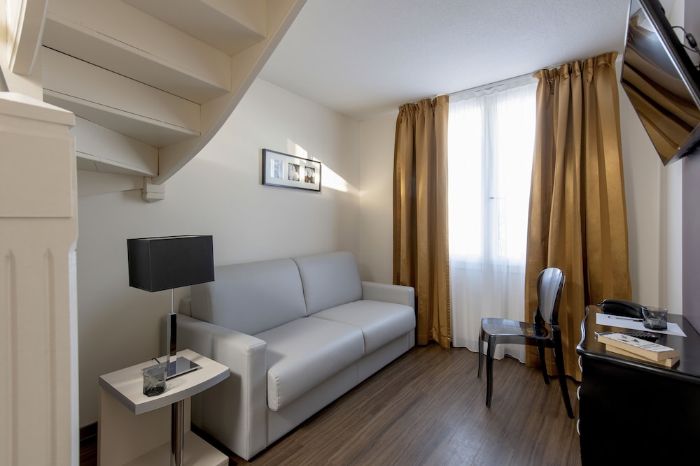 Arles Plaza 36/50
