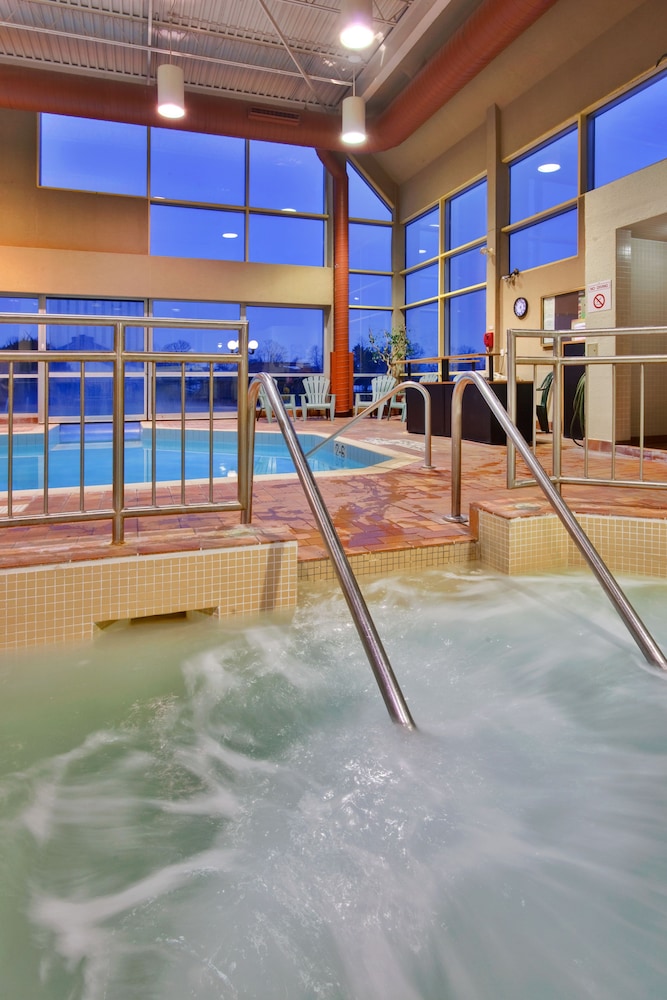 Holiday Inn Peterborough Waterfront 60/70