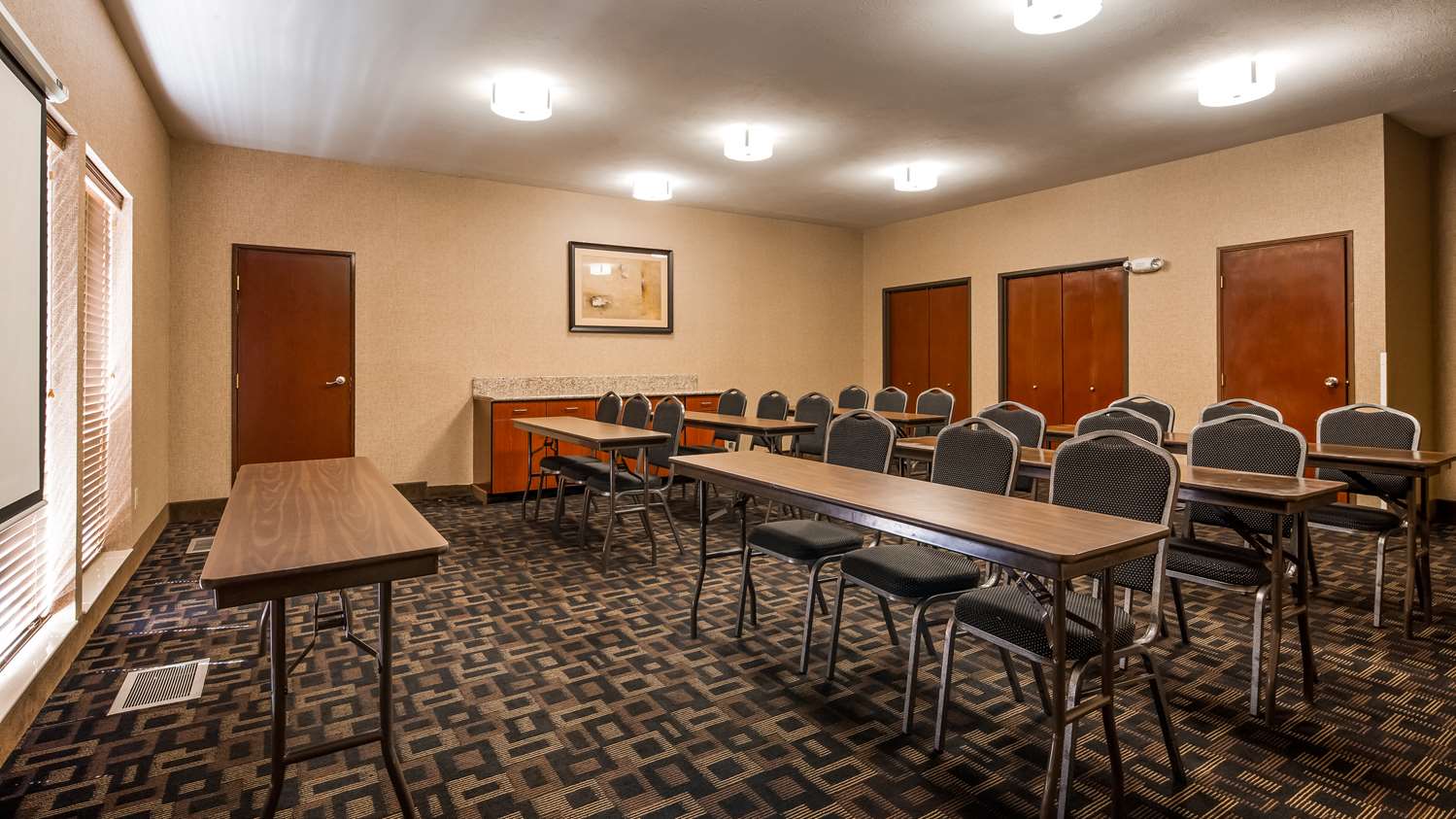 Best Western Plus Prairie Inn 15/19