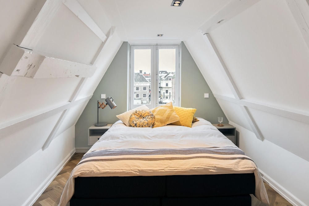 LUXURY, APARTMENT