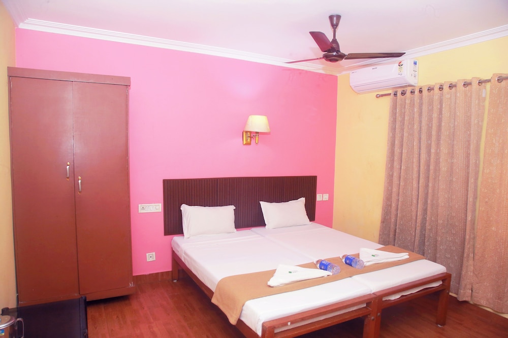 Hotel Srinivas 35/65