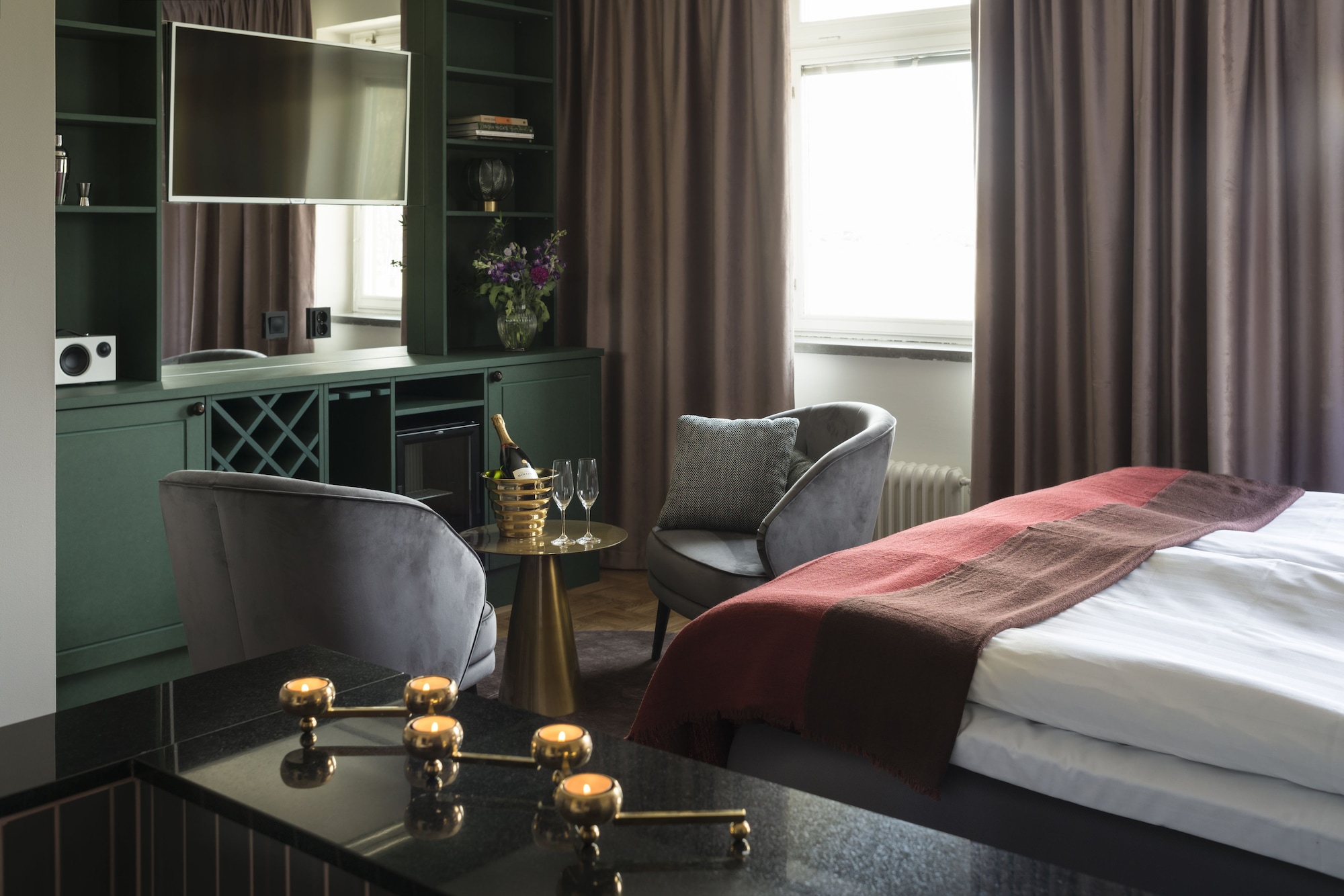 Junior Suite, King Bed, Castle View