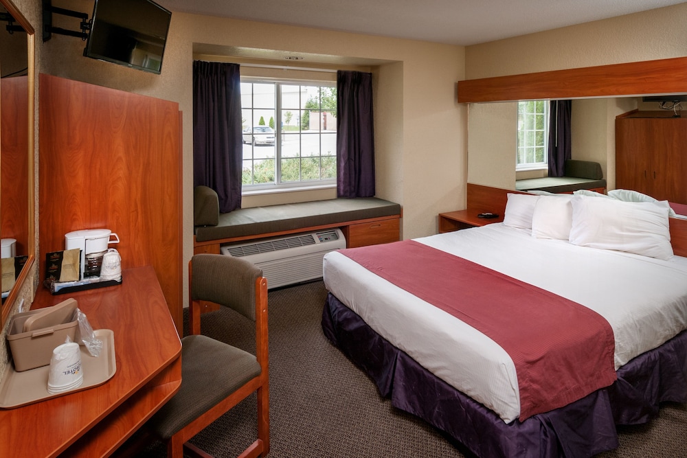 Microtel Inn & Suites By Wyndham Beckley East 12/37