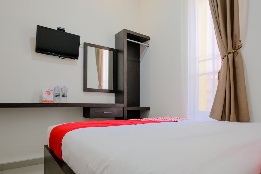 OYO 1665 Aurila Homestay Syariah 18/39