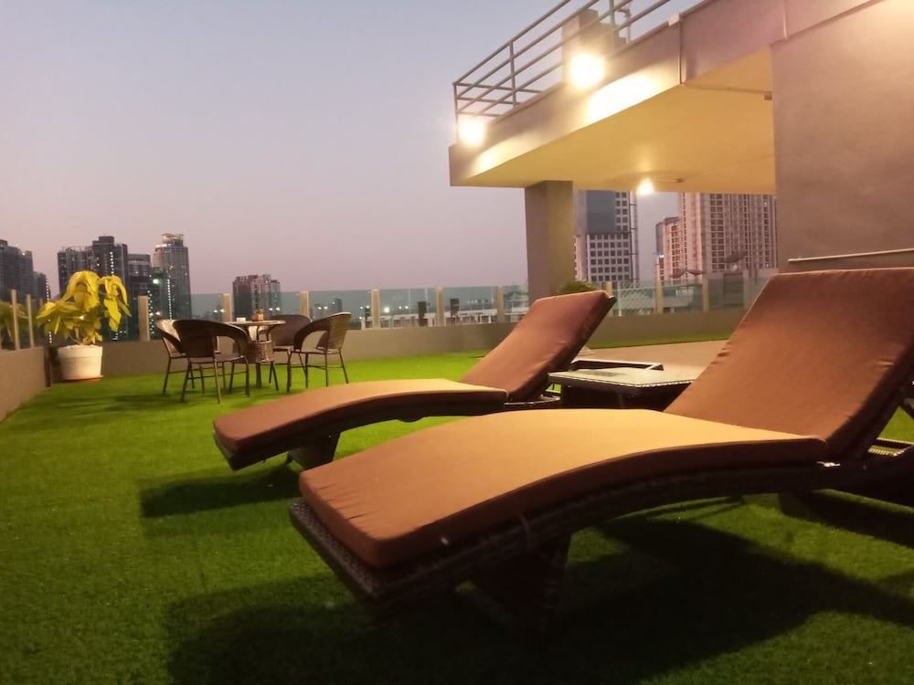 THE QUBE FIFTY HOTEL 41/50
