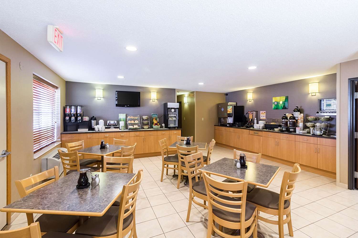 restaurant cafeteria