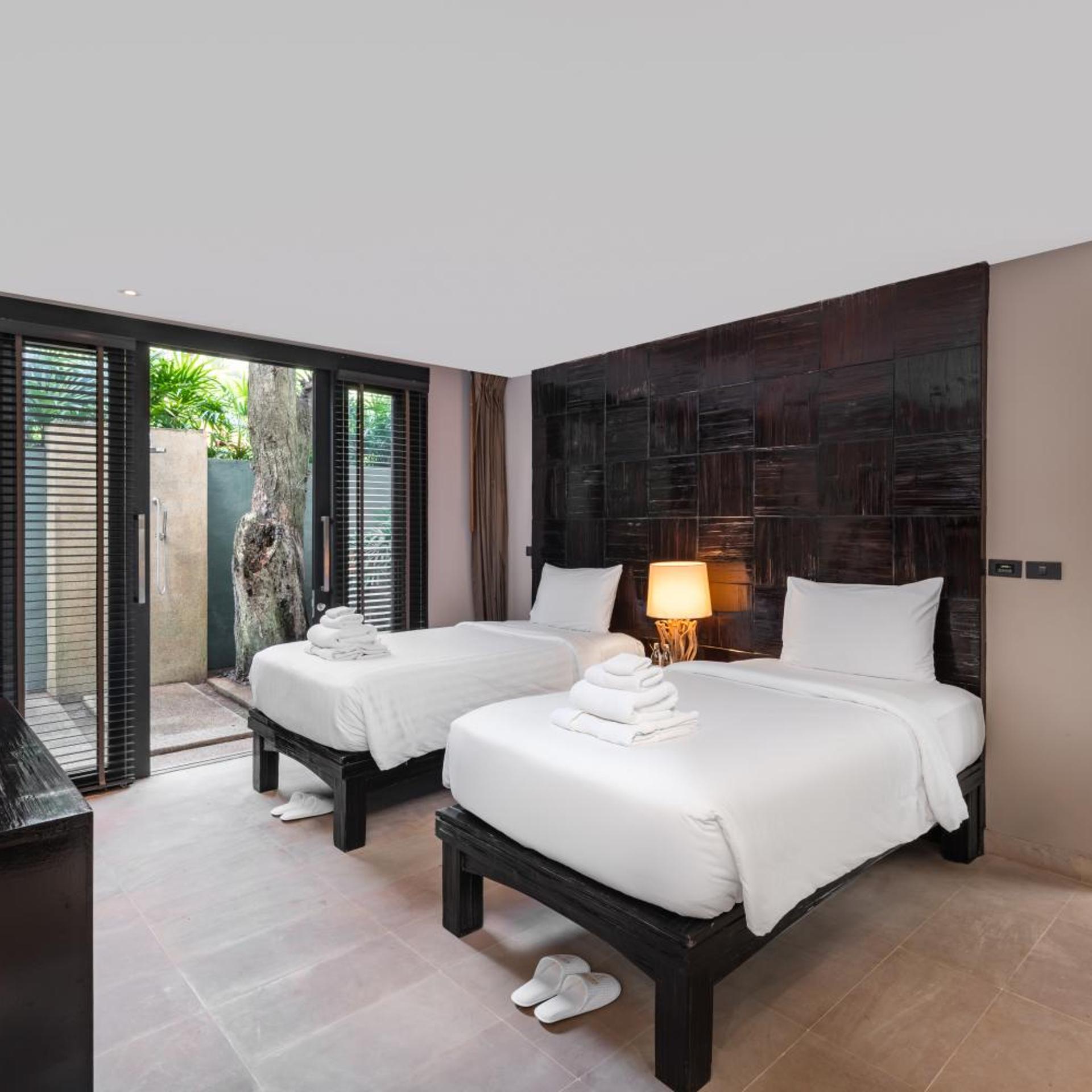 Pool Access 2 Bedroom Family Suite