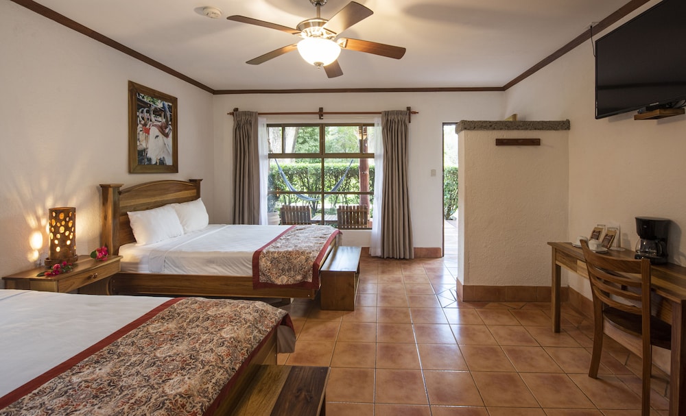غرفة سوبيريور بسرير مزدوج، Hacienda Guachipelin Hotel 6/9