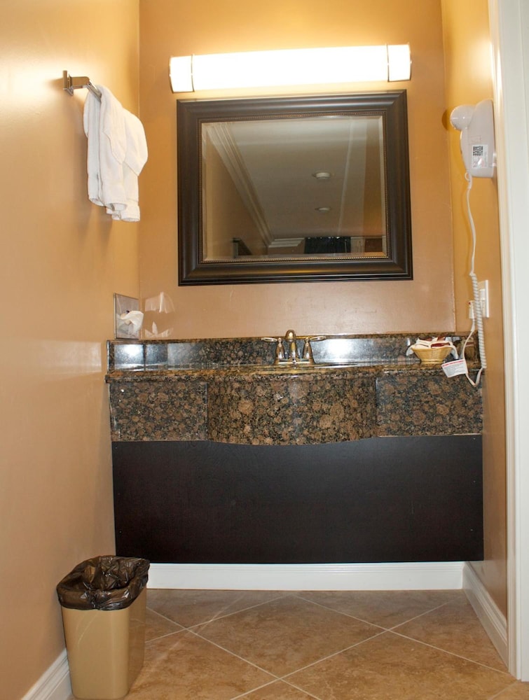 Garden Inn Suites 31/55