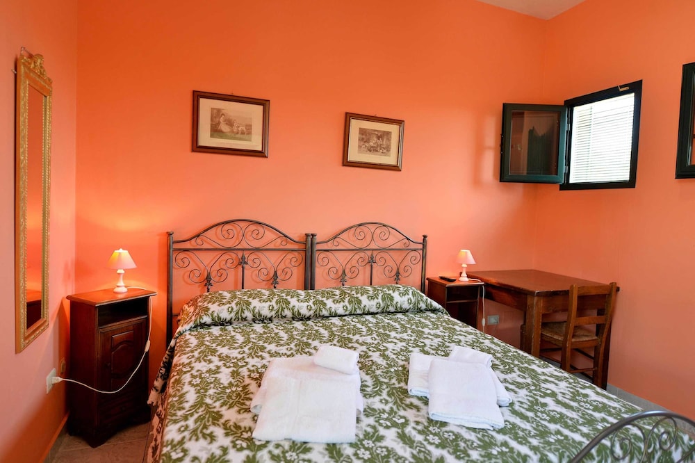 AGRITURISMO SANTA CHIARA 24/50