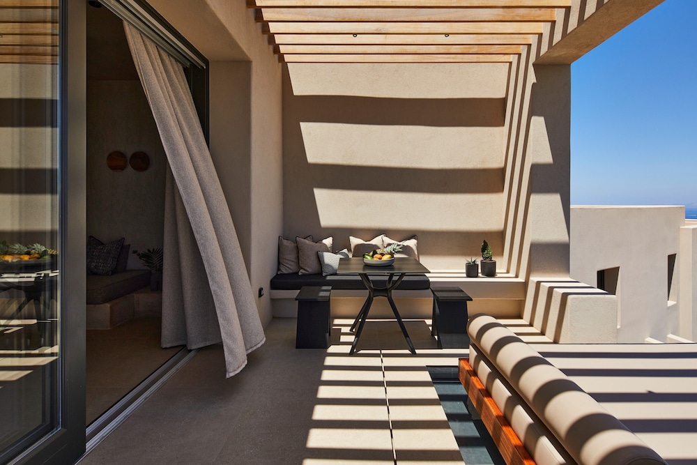 North Santorini Luxury Spa Hotel 29/50