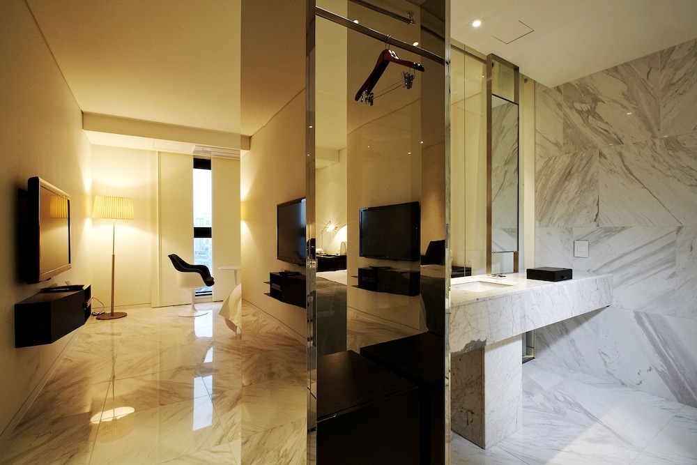 URBAN BOUTIQUE HOTEL 17/32