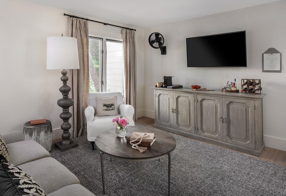 FARMHOUSE INN 35/50