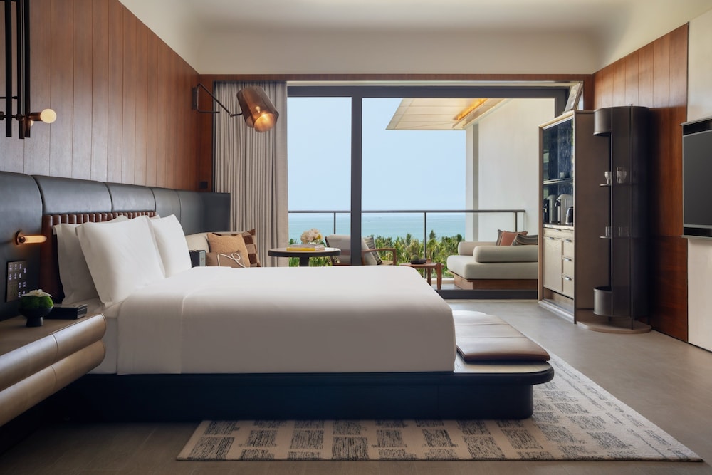 Essential, King Bed, Ocean View