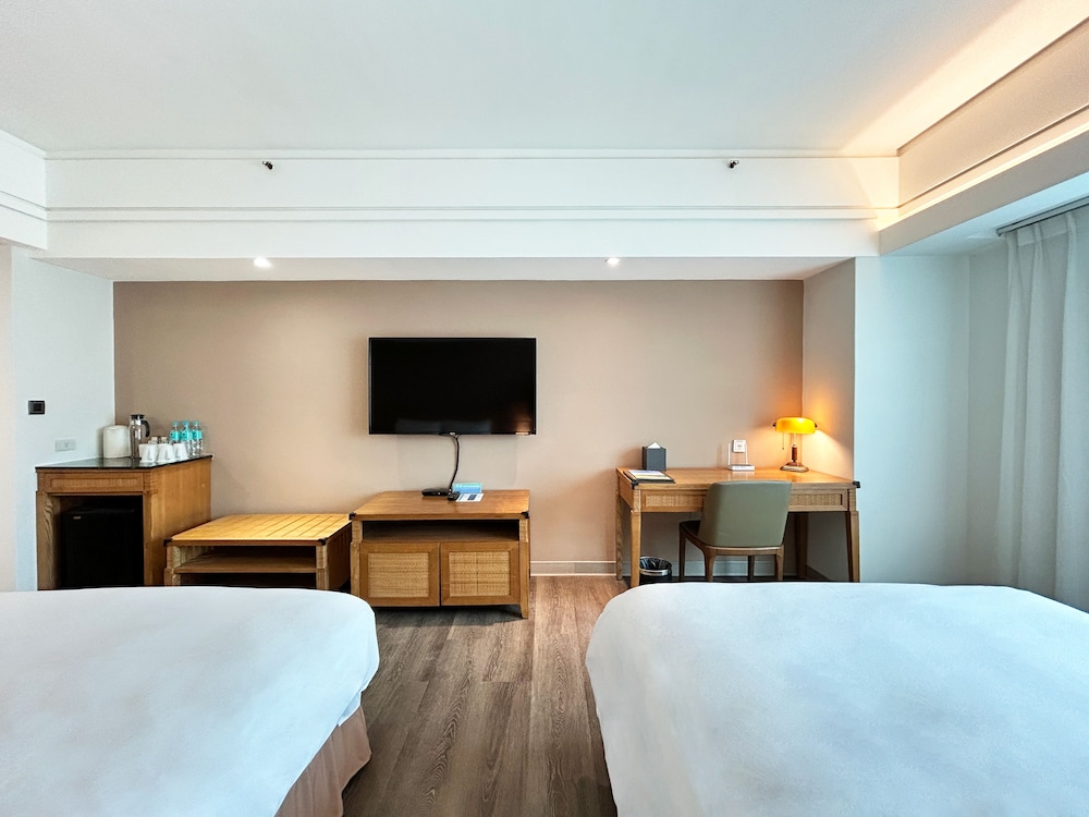 BASIC, 2 DOUBLE BEDS