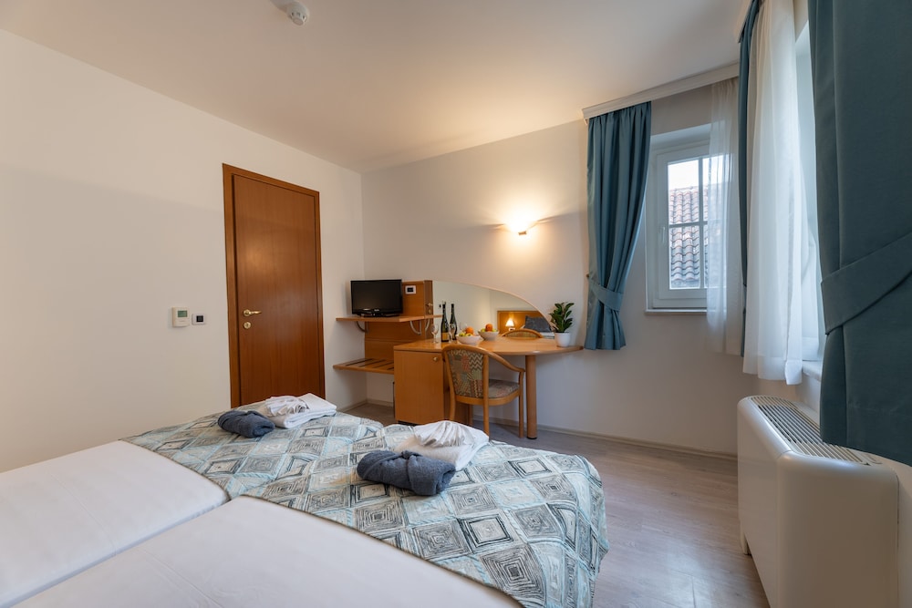 Hotel Villa Fontana 19/50