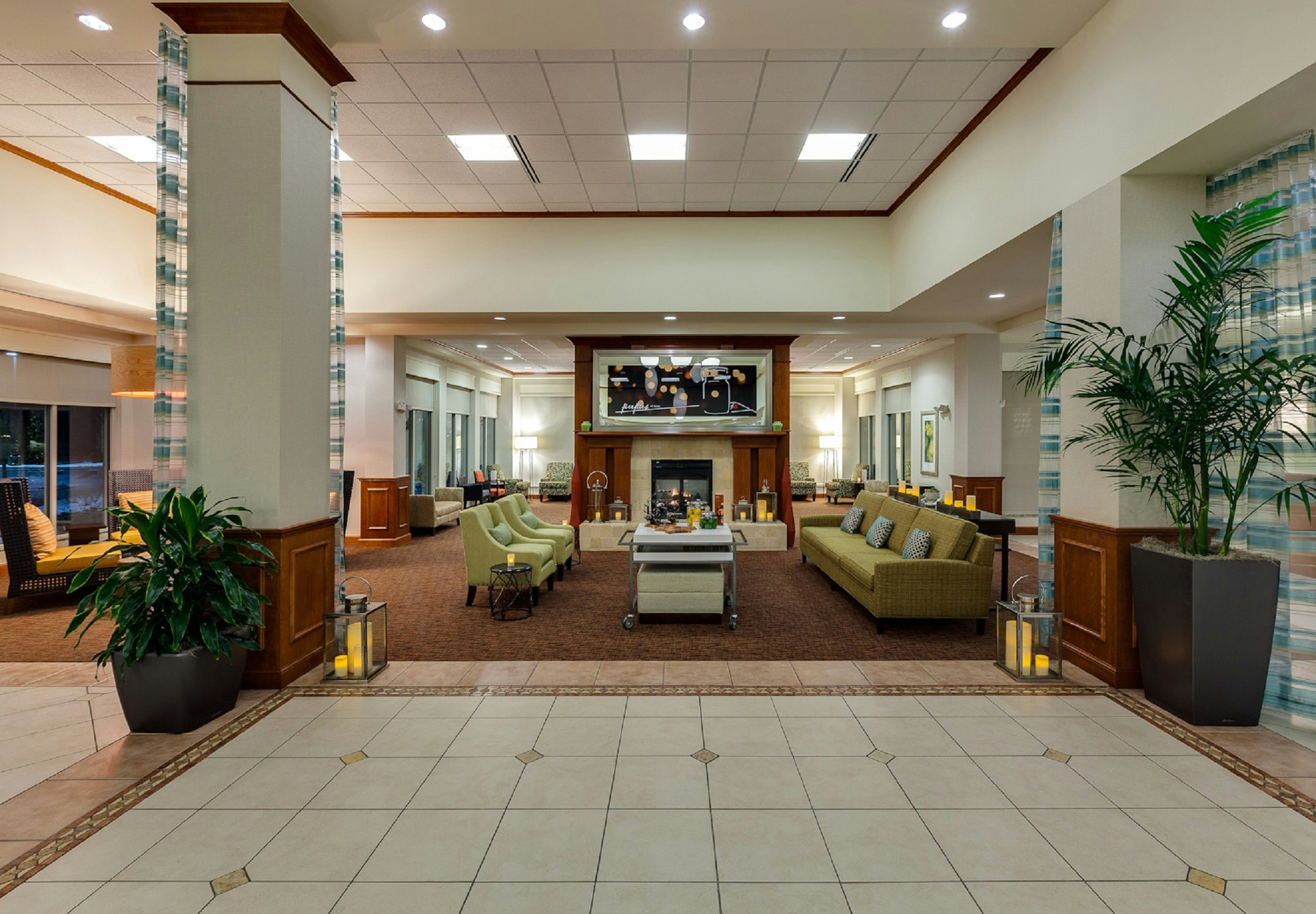 Hilton Garden Inn Lake Forest Mettawa 22/46