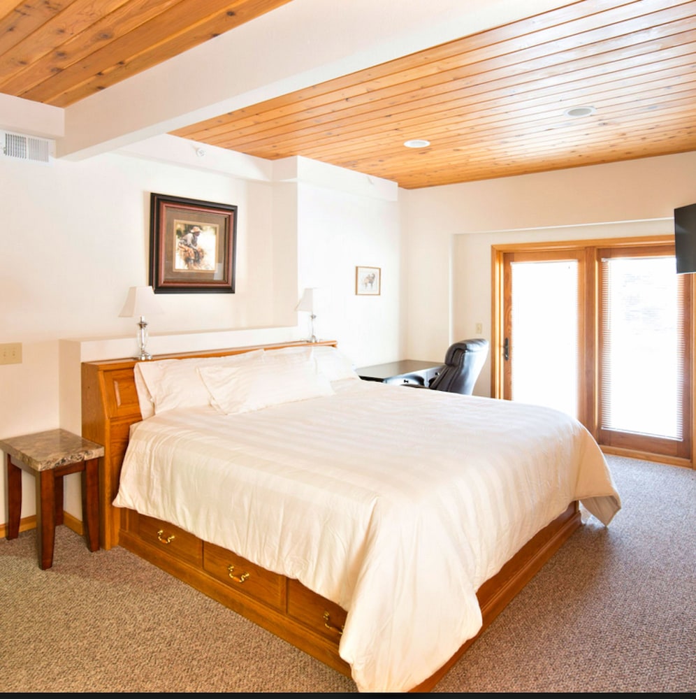 ROOM, KING BED, ACCESSIBLE