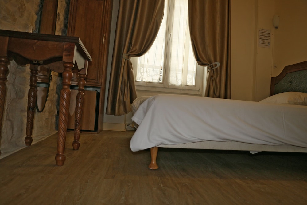 GRAND HOTEL DE CLERMONT 37/53