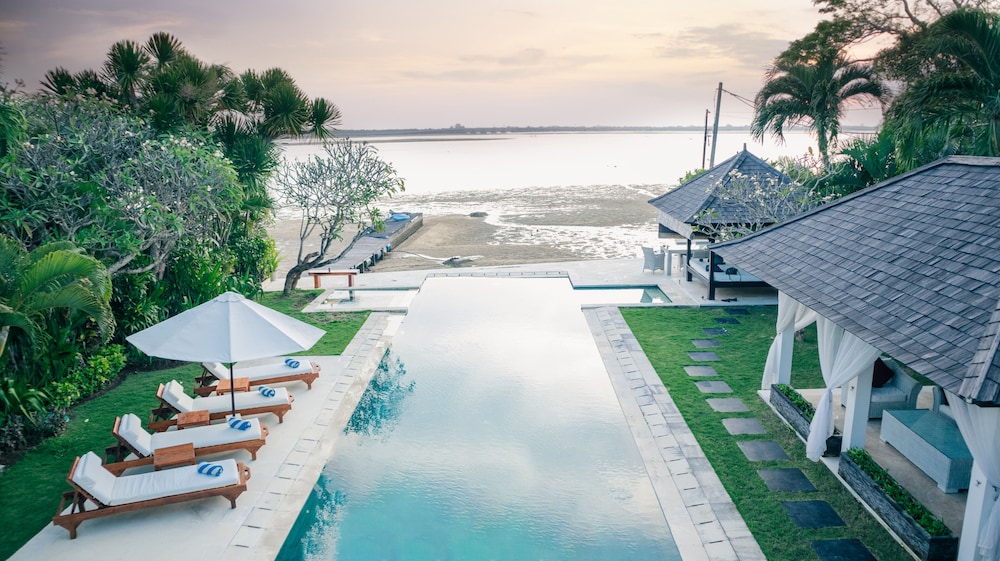 Puri Tirta Villas 16/18