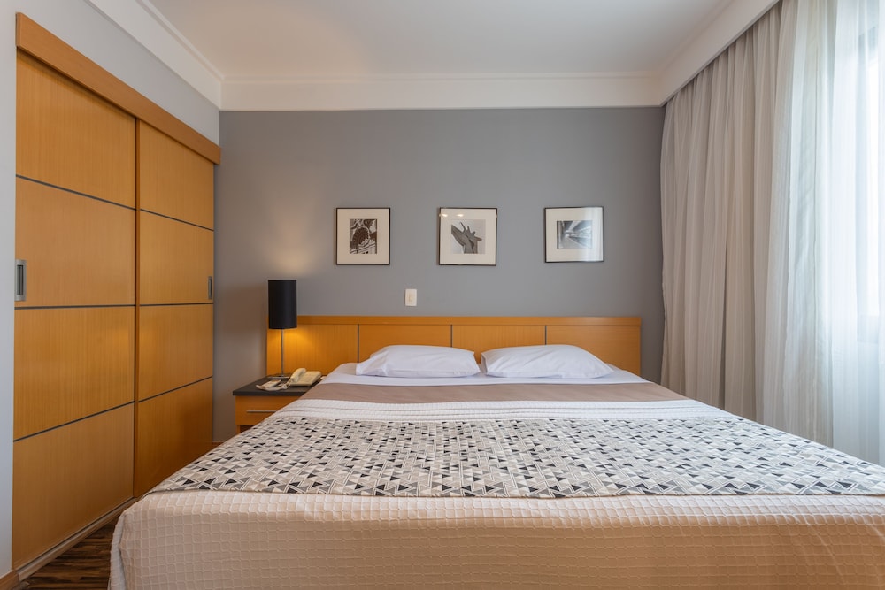 ROOM, TRIPLE, DOUBLE BED