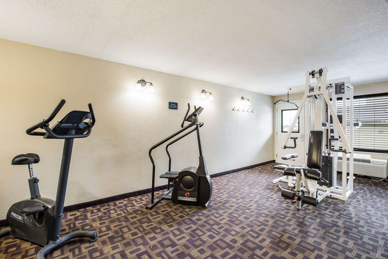 Quality Inn & Suites Lawrence - University Area 29/39