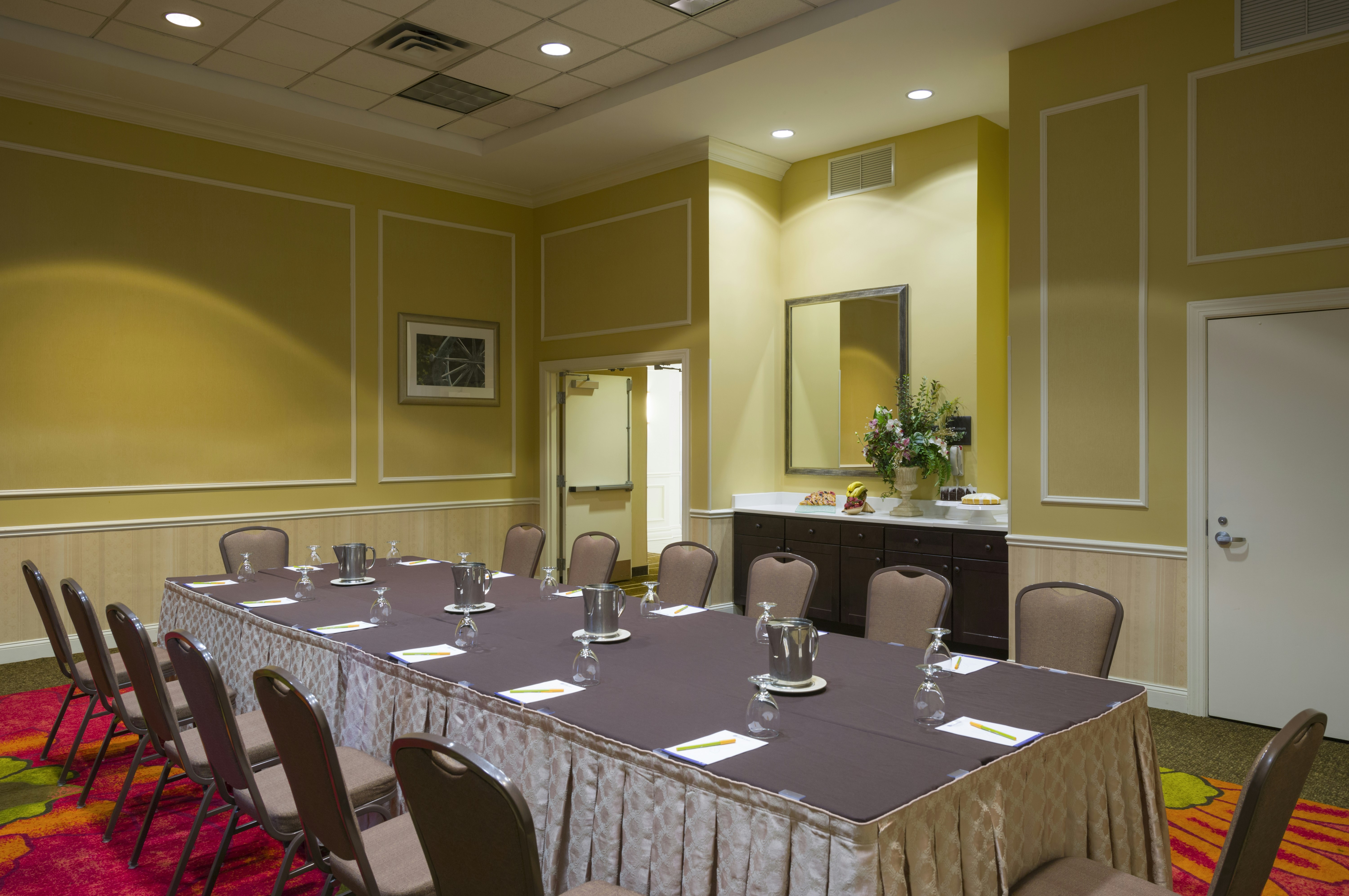 Hilton Garden Inn Edison/Raritan Center 47/50