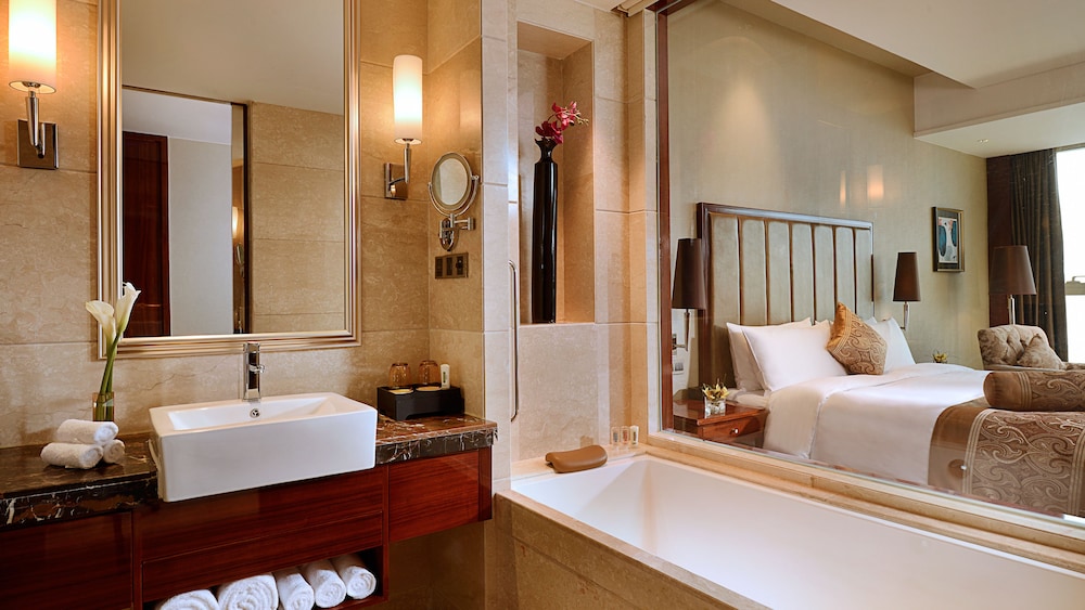 CROWNE PLAZA ZHENJIANG 13/76
