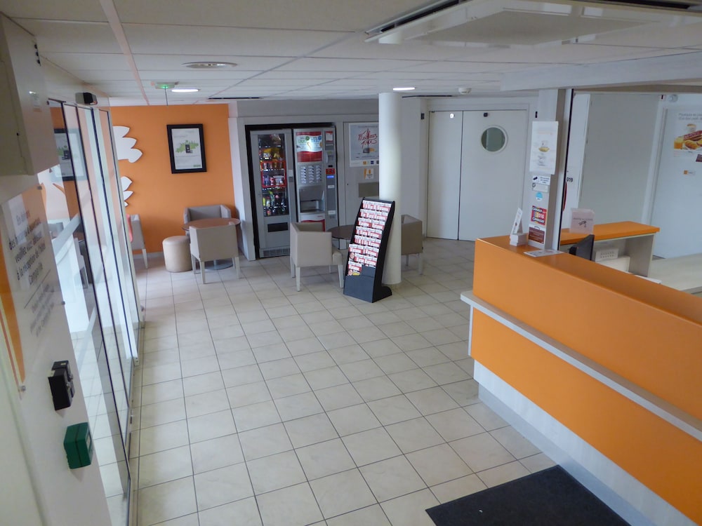 PREMIERE CLASSE HOTEL ROISSY - AEROPORT CDG - LE MESNIL AMELOT 12/61