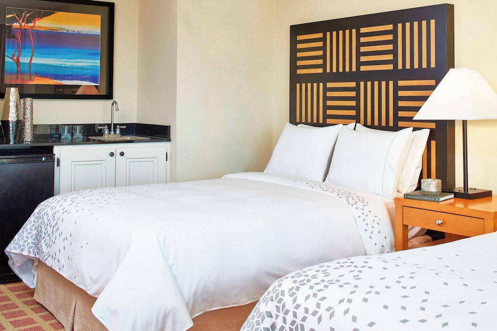room, 2 double beds, lake view