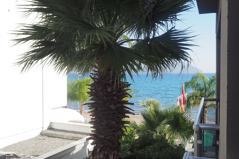 Yunus Hotel 62/71