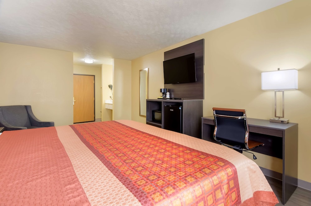 Americas Best Value Inn & Suites Independence Va 16/40