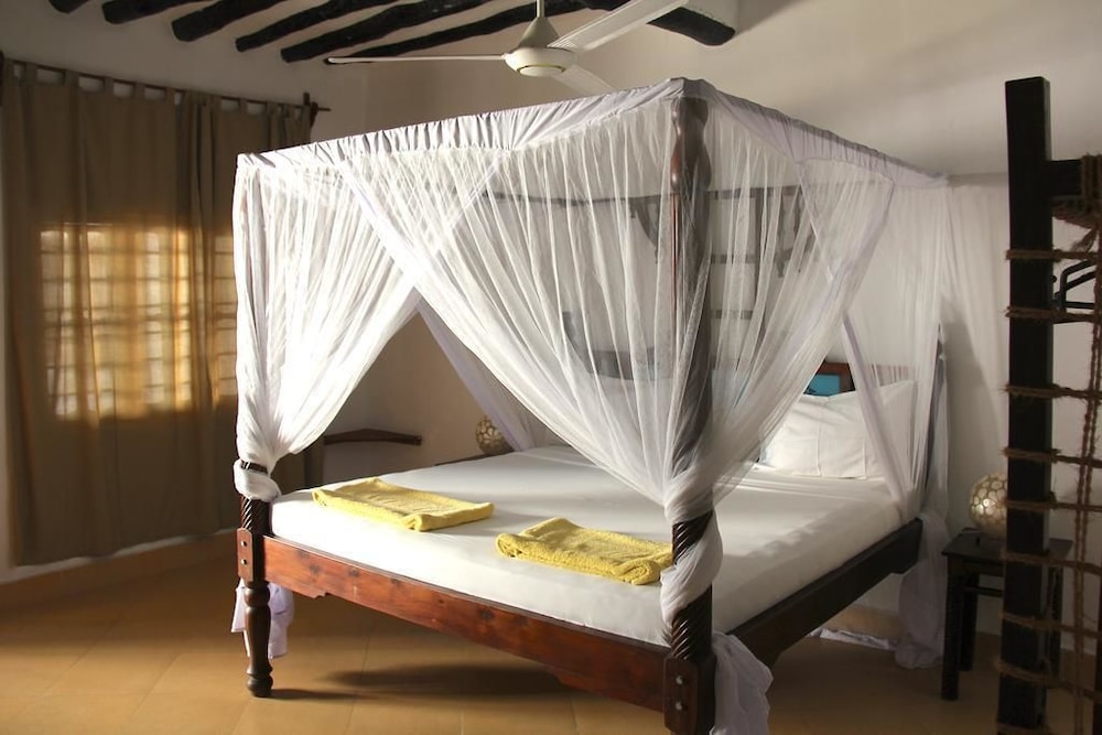Makuti Beach Bungalows 39/65