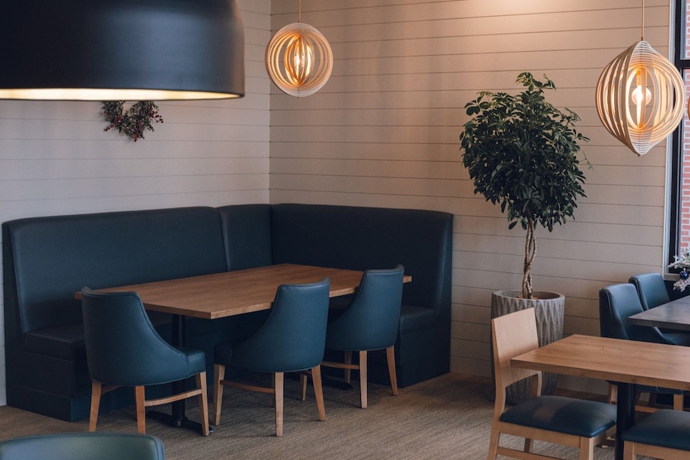 Four Points by Sheraton Penticton at the Convention Centre 30/44