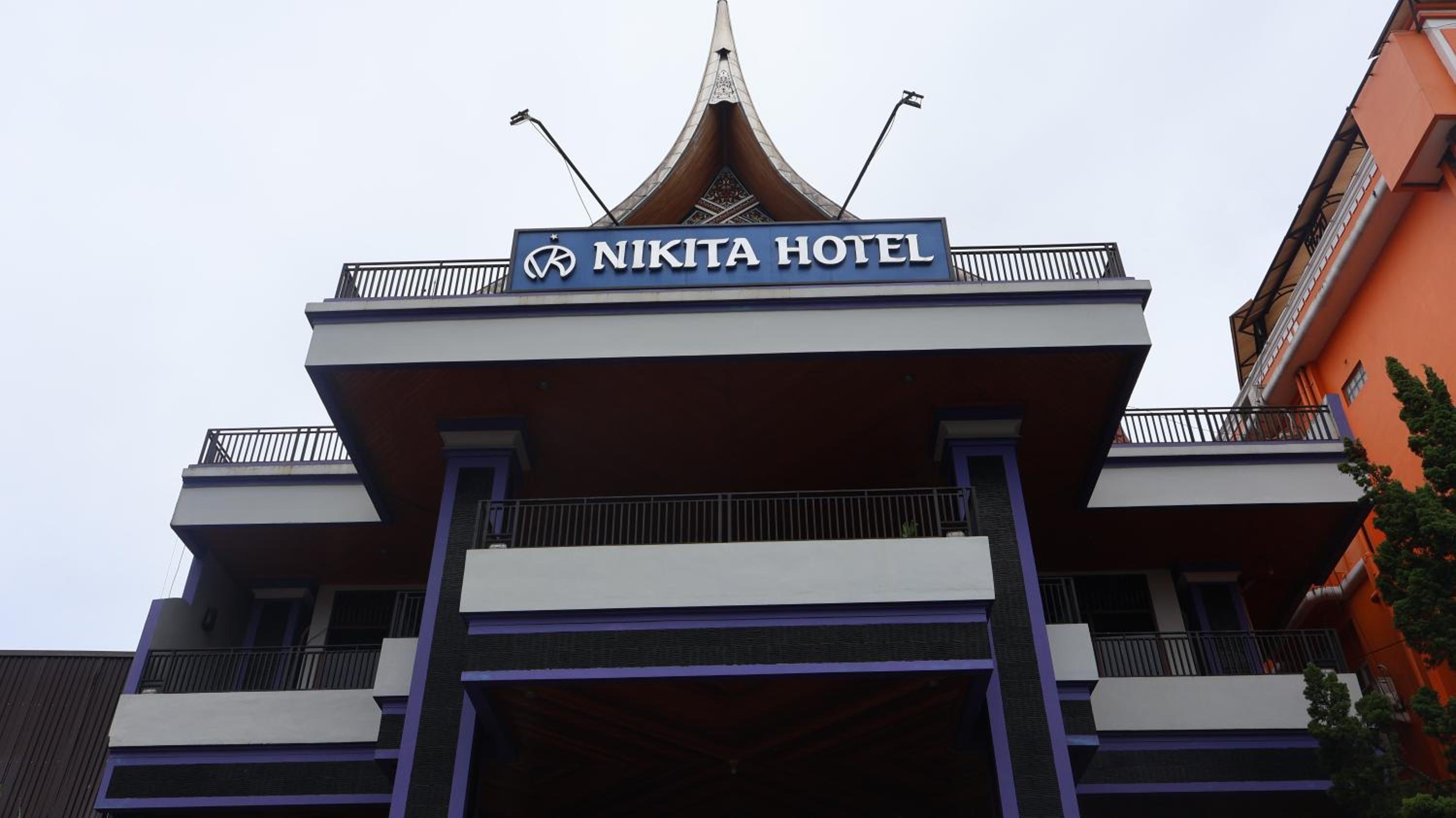 Nikita Hotel 6/49