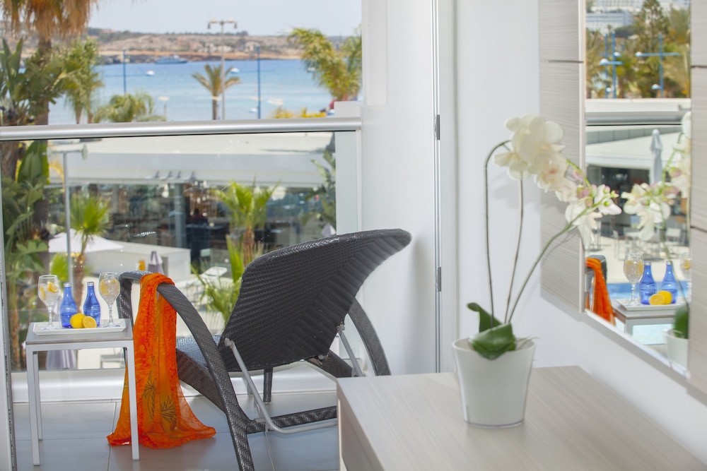 Limanaki Beach Hotel & Suites 36/36