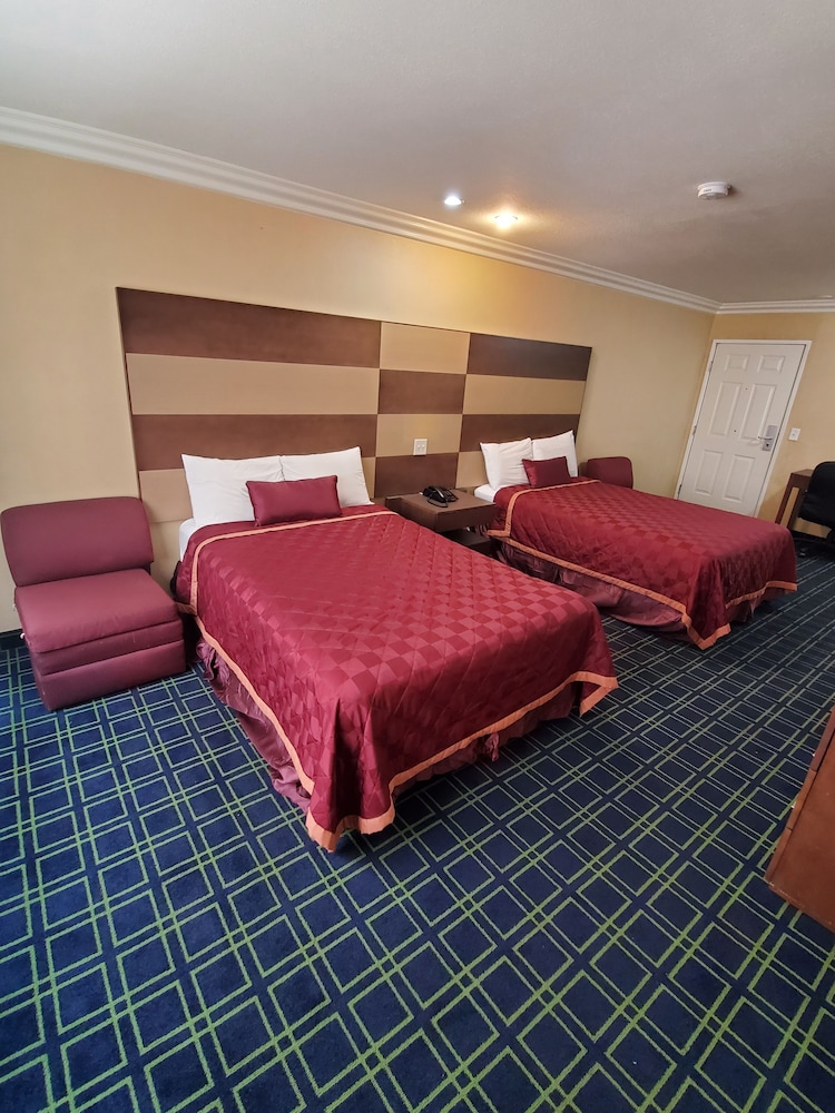 Delmonico Motel 2/11