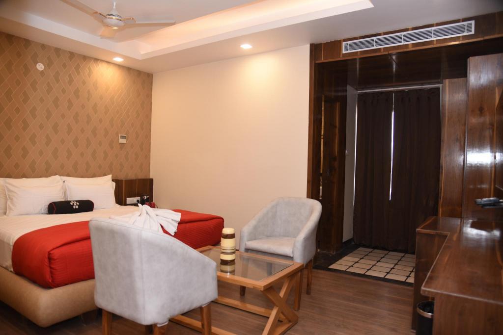 Mastiff Grand Regal Resort Arrah 32/42