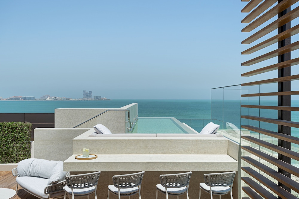 swimming pool spa