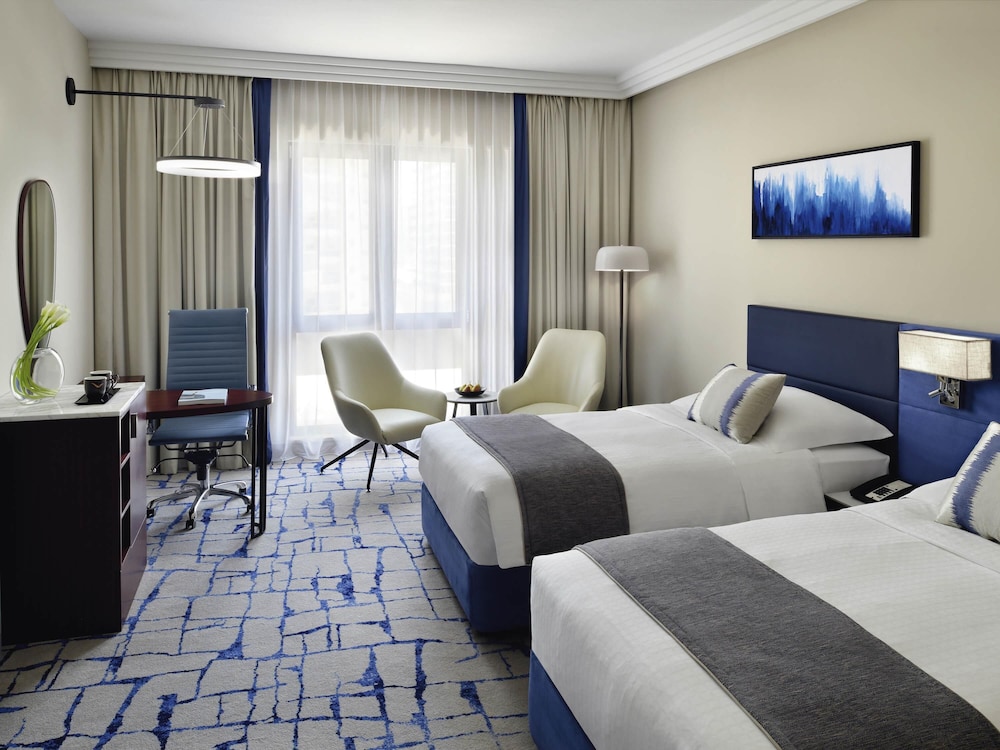 EXECUTIVE, TWIN BEDS