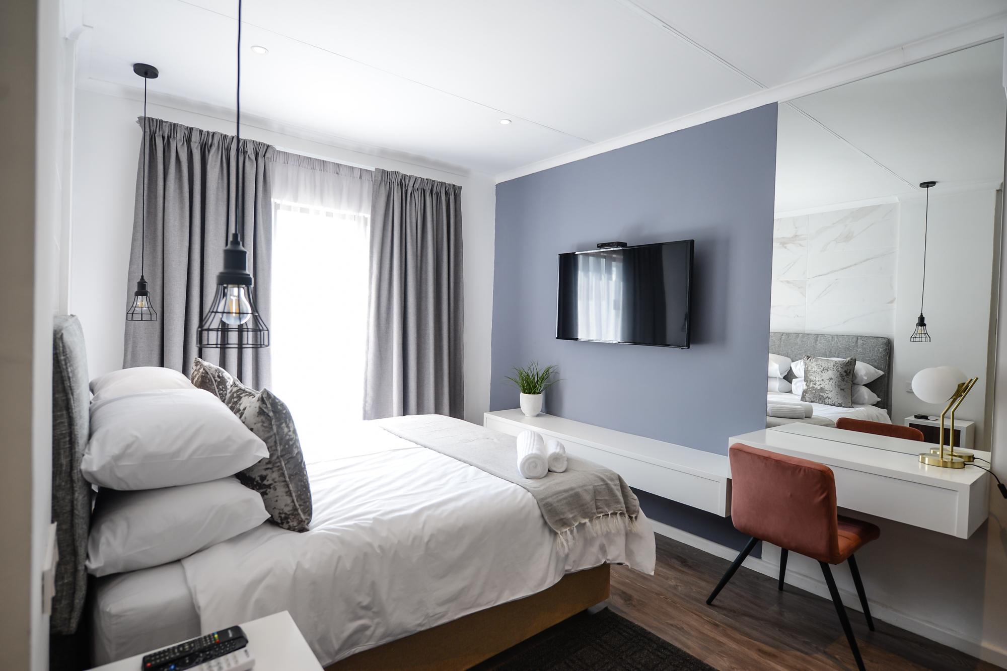 The Royal Bryanston 15/33