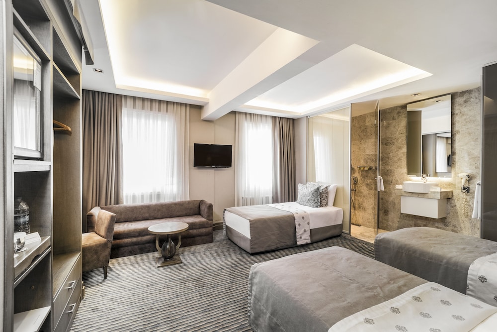 AHC Grand Bazaar Hotel 30/64