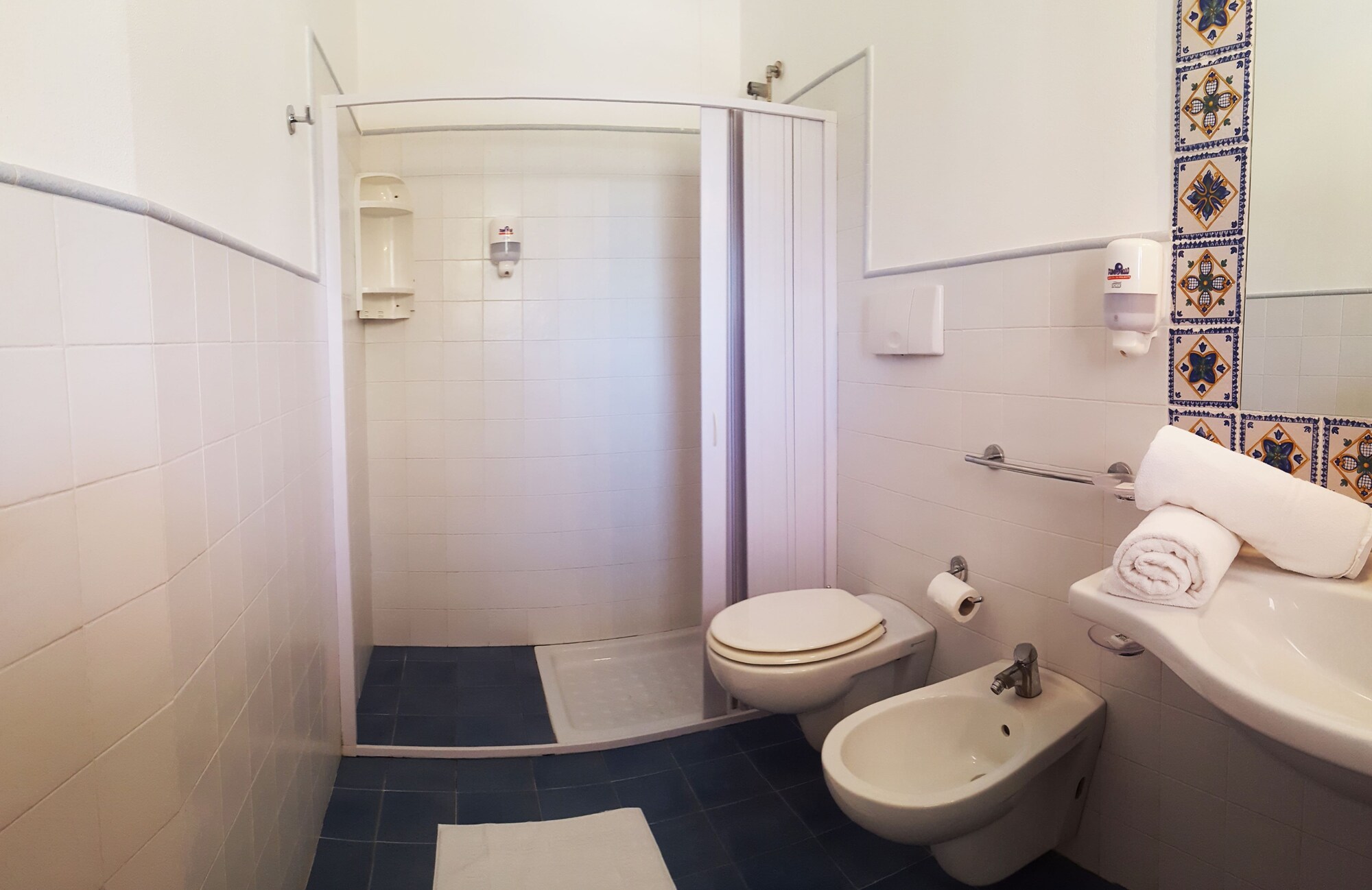 1 BEDROOM, CLASSIC, QUADRUPLE, GARDEN VIEW