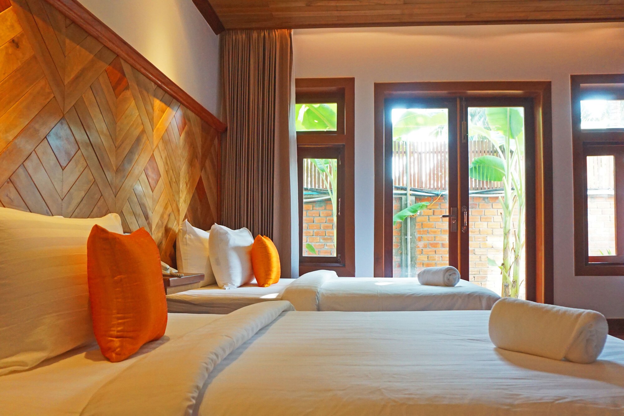 STYLE, SUPERIOR, TWIN BEDS