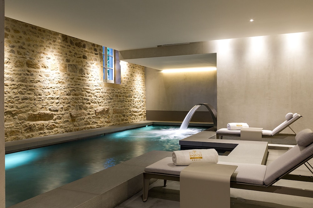 swimming pool spa