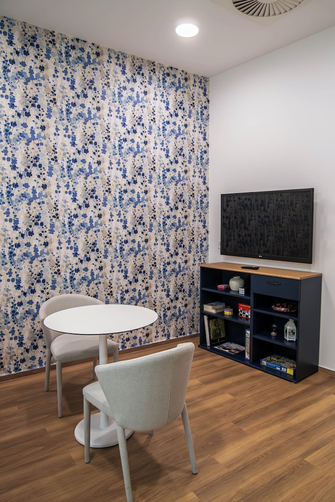 IBIS GYOR 23/48