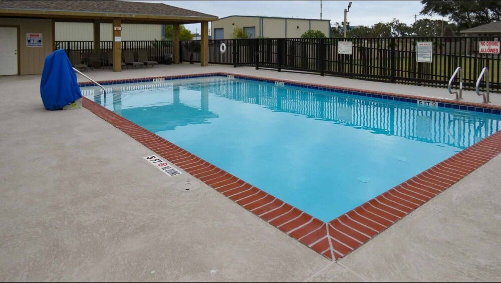 Motel6 Rockport, TX 7/58