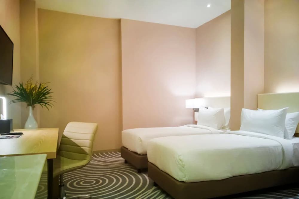 Upper View Regalia Hotel 11/50
